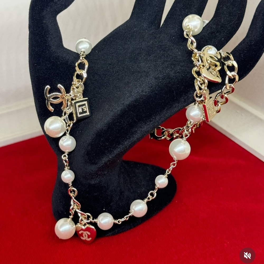 NWOT Necklace